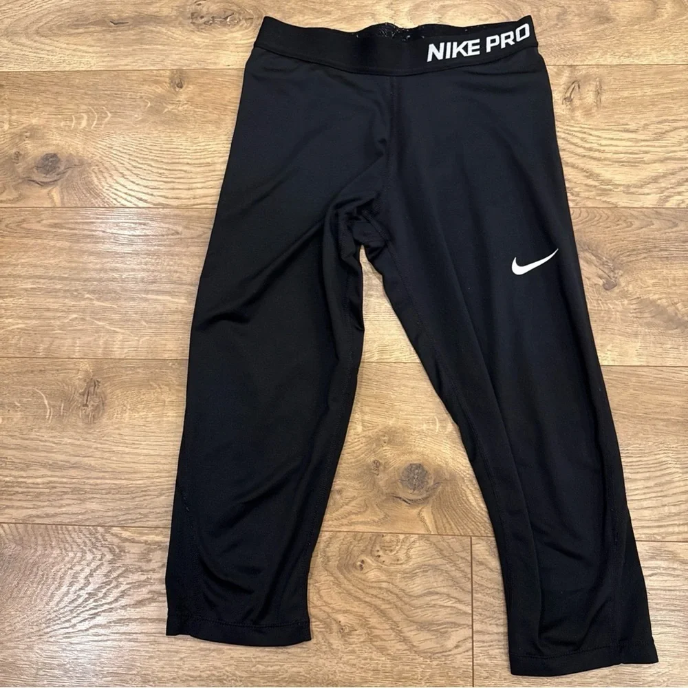 Nike Pro Dri-Fit Capri Leggings Womens Size XS Black Compression Athletic